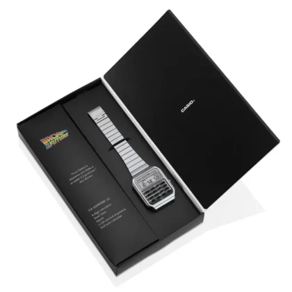 La confezione dell'orologio Casio dedicato a Ritorno al futuro.