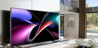 In foto il primo TV RGB MiniLED da 116 di Hisense.
