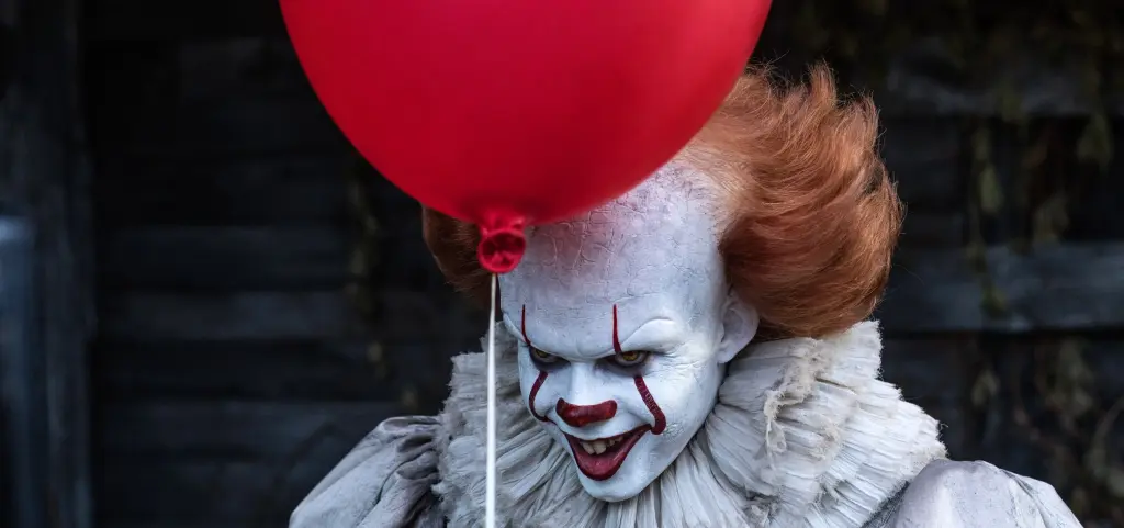 Bill Skarsgård nel film It Capitolo Due.