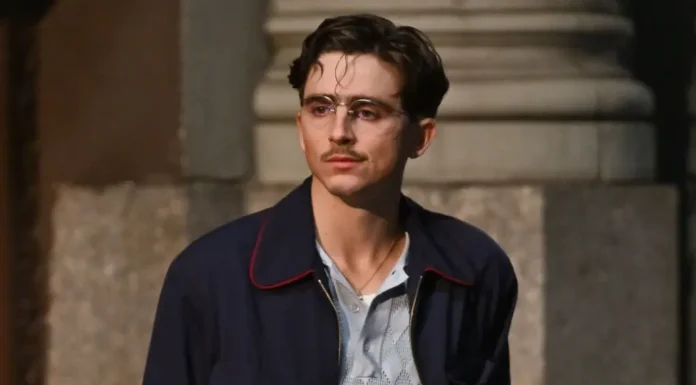 Timothée Chalamet nel film Marty Supreme.