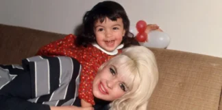 Una scena del documentario My Mom Jayne.