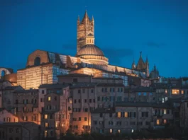 Una foto che ritrae la città di Siena.