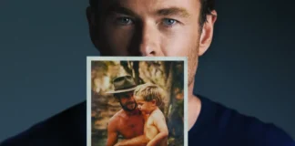 Chris Hemsworth nel poster del documentario Chris Hemsworth: un memorabile viaggio on the road.