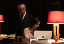 Toni Servillo e Anna Ferzetti nel film La grazia.