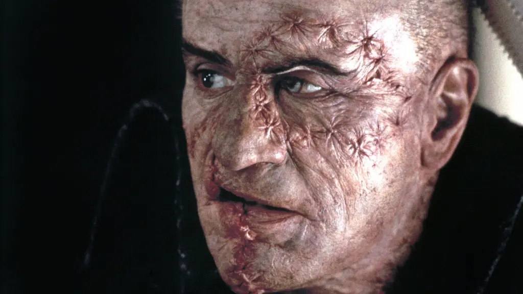 Robert De Niro nel film Mary Shelley’s Frankenstein.