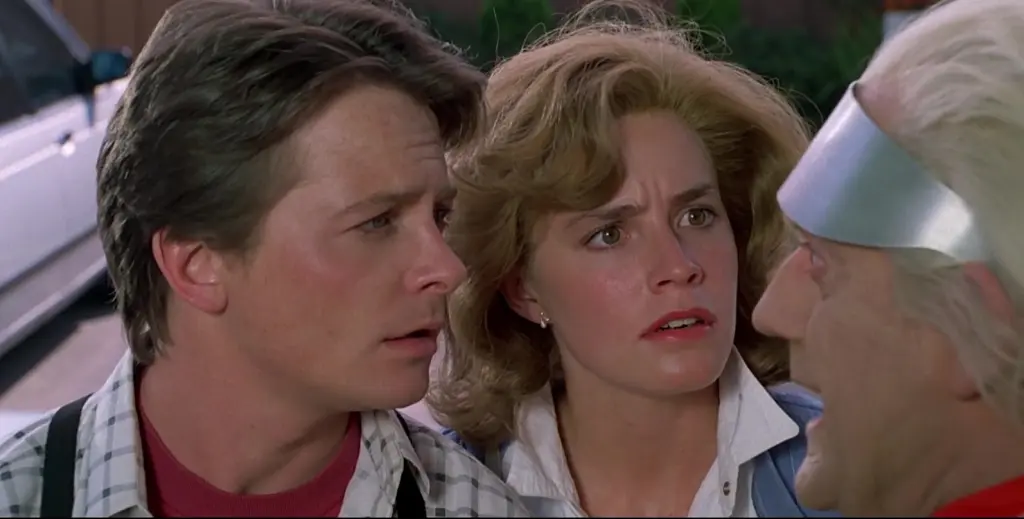 Michael J. Fox, Lea Thompson e Christopher Lloyd in Ritorno al Futuro -Parte II.