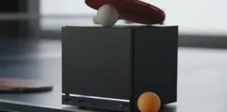 In foto la nuova Steam Machine di Valve.