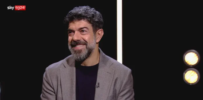 Pierfrancesco Favino nella rubrica Sky TG24 Stories.