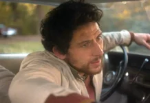 Josh O'Connor nel film The Mastermind.