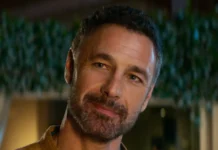 Raoul Bova nel film Amici comuni.