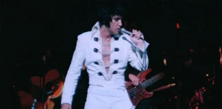 Elvis Presley nel documentario EPiC: Elvis Presley in Concert.