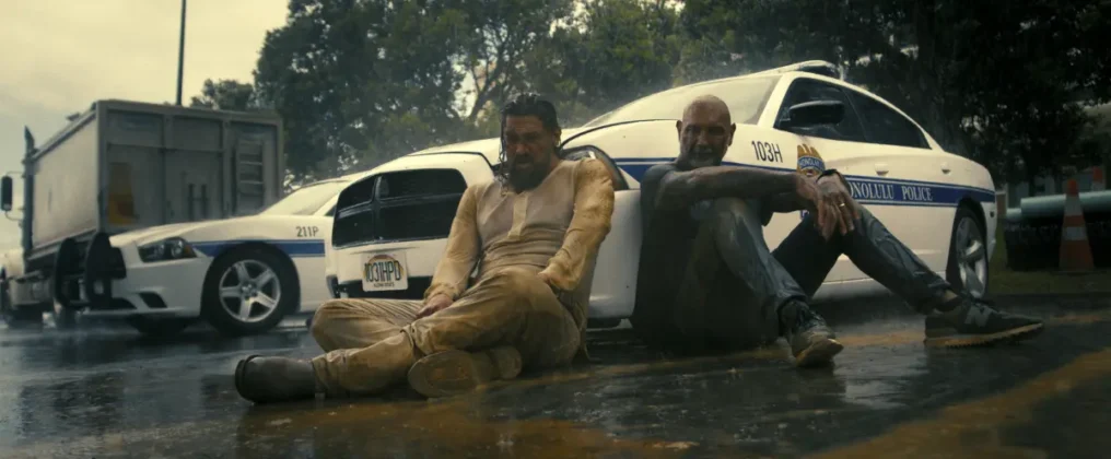 Jason Momoa e Dave Bautista nel film Fratelli demolitori.