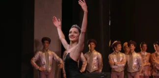 Nicoletta Manni nel documentario Il sogno bianco – Dietro le quinte de “Il lago dei cigni”.