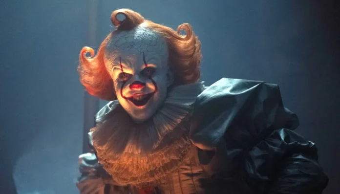It.welcome.derry.episodio.8.cover In foto il clown Pennywise nella sere It: Welcome to Derry.