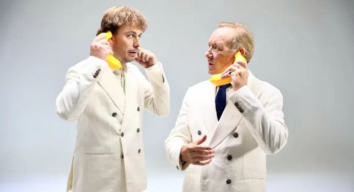 Filippo Laganà e Kevin Spacey nello show Minimarket.