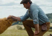 Hugh Jackman nel film Pecore sotto copertura.