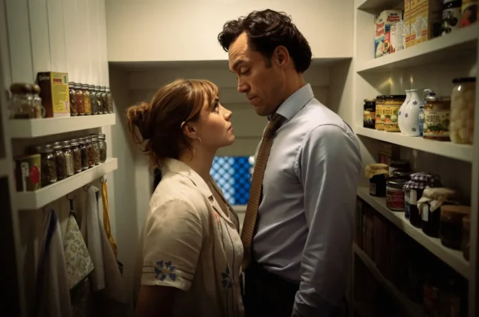 Alex Hassell nella stagione 2 della serie Rivals.