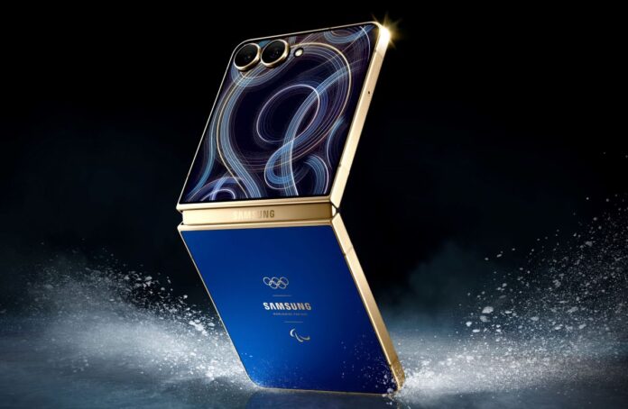 In foto lo smartphone Samsung Galaxy Z Flip7 Olympic Edition.