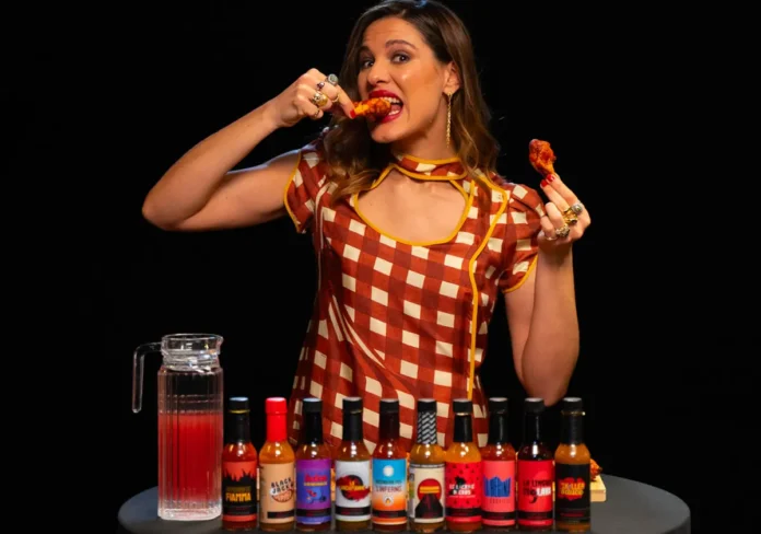 Giulia Vecchio nell'edizione 2026 di Hot Ones Italia.