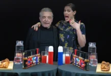 Nino Frassica e Giulia Vecchio nella trasmissione Hot Ones Italia.