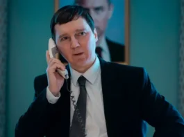 Paul Dano nel film Il Mago del Cremlino– Le origini di Putin.