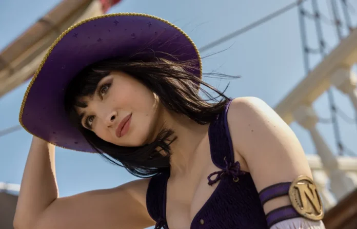 In foto un viallin della banda Baroque Works della serie Netflix One Piece.