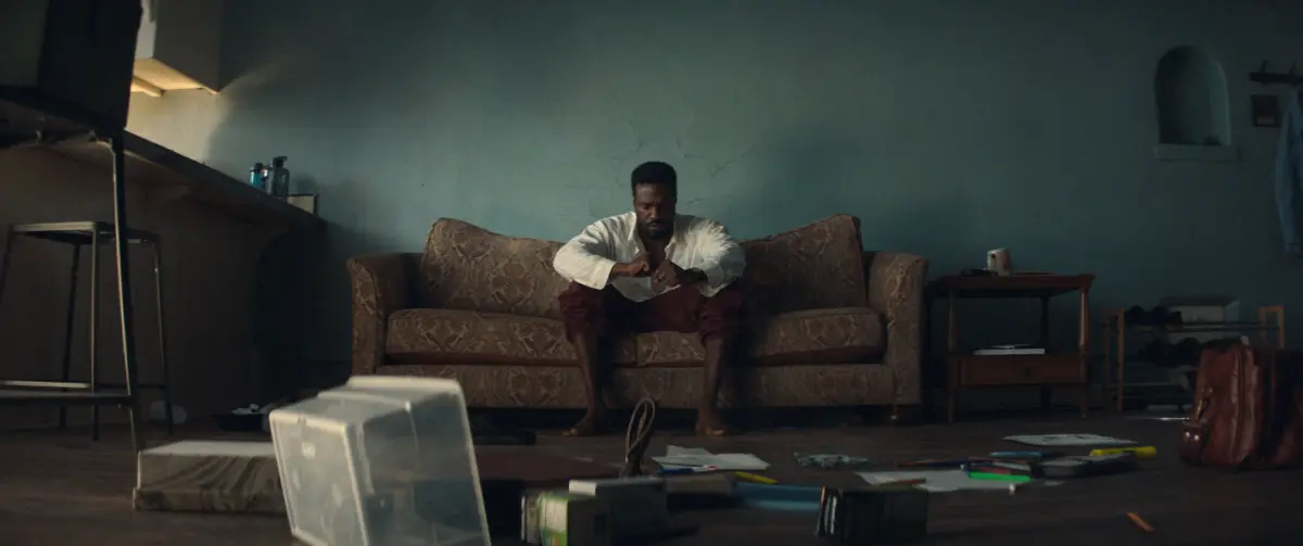 Yahya Abdul-Mateen II nella serie Wonder Man.