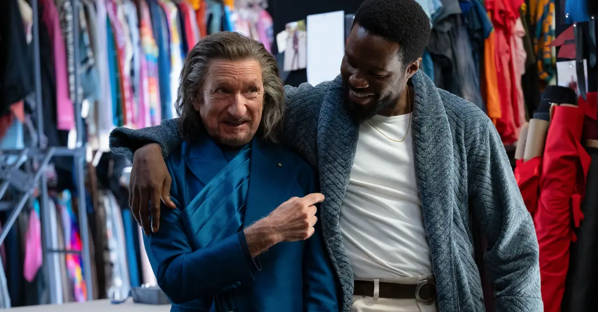 Yahya Abdul-Mateen II e Ben Kingsley nella serie Wonder Man.