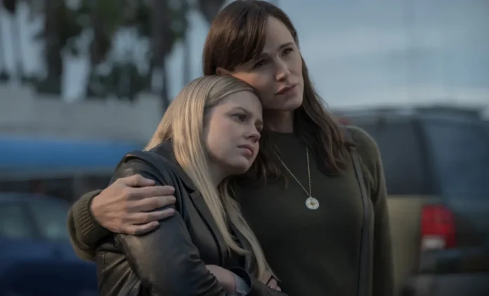 Angourie Rice e Jennifer Garner nella stagione 2 di L'ultima cosa che mi ha detto.