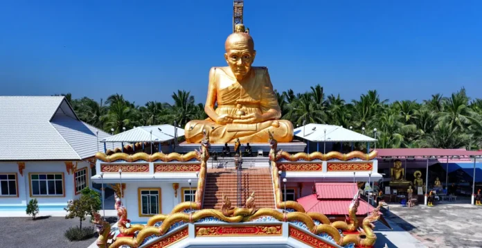 In foto un tempio thailandese nella nuova puntata di Donnavventura.