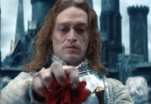 Caleb Landry Jones nel film Dracula. L’amore perduto.