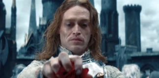 Caleb Landry Jones nel film Dracula. L’amore perduto.