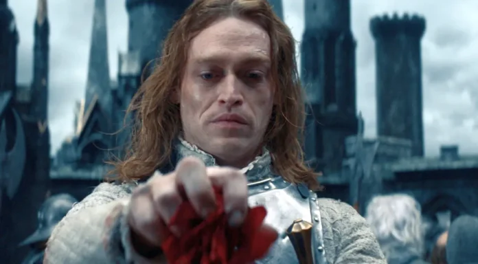 Caleb Landry Jones nel film Dracula. L’amore perduto.