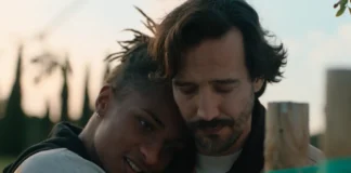 Alessandro Tedeschi e Isnaba Na Montche nel film Per un pò.