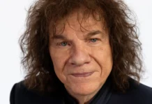 In foto il cantautore Riccardo Cocciante.