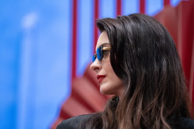 Anne Hathaway nel tour messicano de Il Diavolo veste Prada 2.