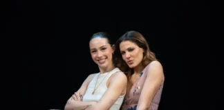 Aurora Ramazzotti e Giulia Vecchio nel programma Hot Ones Italia.