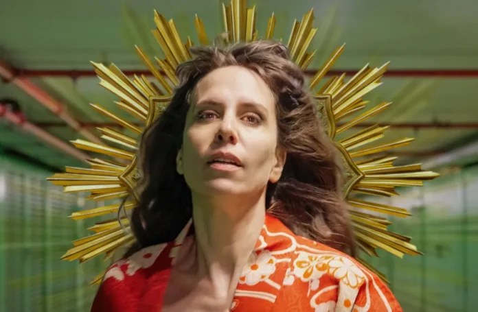 Eva Basteiro-Bertolí nel film La Sobrietà.