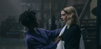 Michaela Coel e Anne Hathaway nel film Mother Mary.