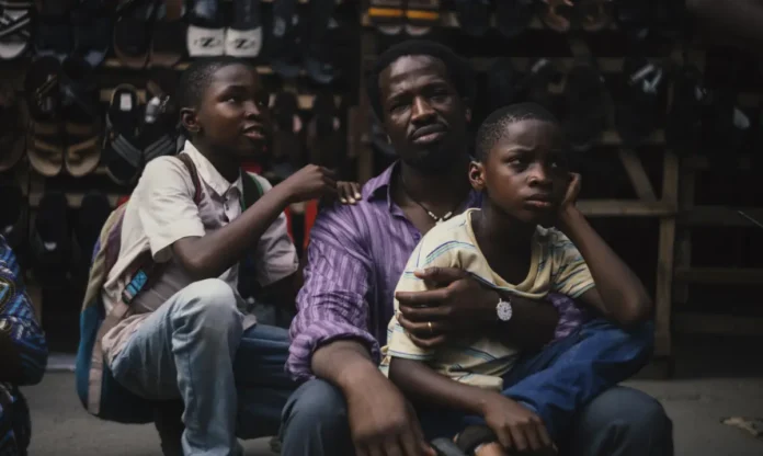 Una scena dal film My Father’s Shadow.