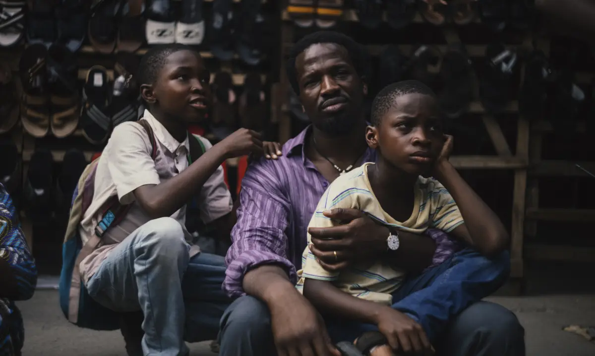 Una scena dal film My Father’s Shadow.