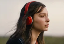 Sarah Toscano nel film Netflix Non abbiam bisogno di parole.