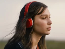 Sarah Toscano nel film Netflix Non abbiam bisogno di parole.