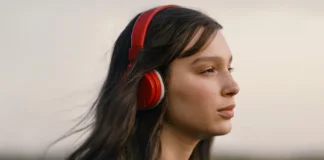Sarah Toscano nel film Netflix Non abbiam bisogno di parole.