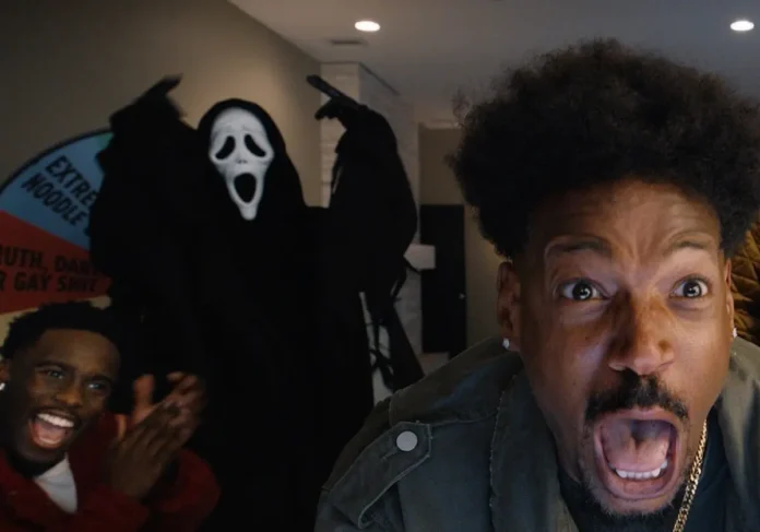 Una scena dal film Scary Movie 6.