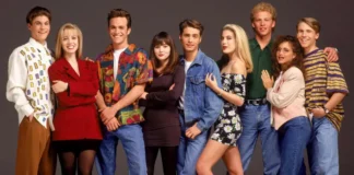 Luke Perry e gli altri protagonisti della serie Beverly Hills 90210.