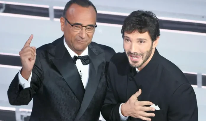 Carlo Conti e Stefano De Martino a Sanremo 2026.
