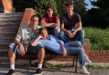 Stella Wendick, Giacomo Covi, Pietro Giustolisi e Samuel Volturno nel film Un anno di scuola.