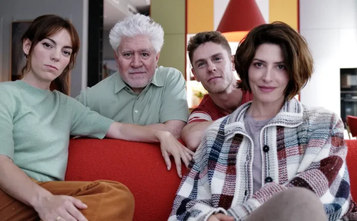 Amarga.navidad.trailer.cover In foto i protagonisti del film di Pedro Almodóvar Amarga Navidad.
