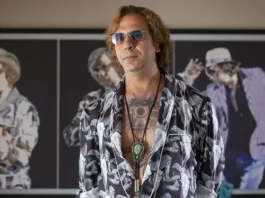 Checco Zalone nel film Buen Camino.